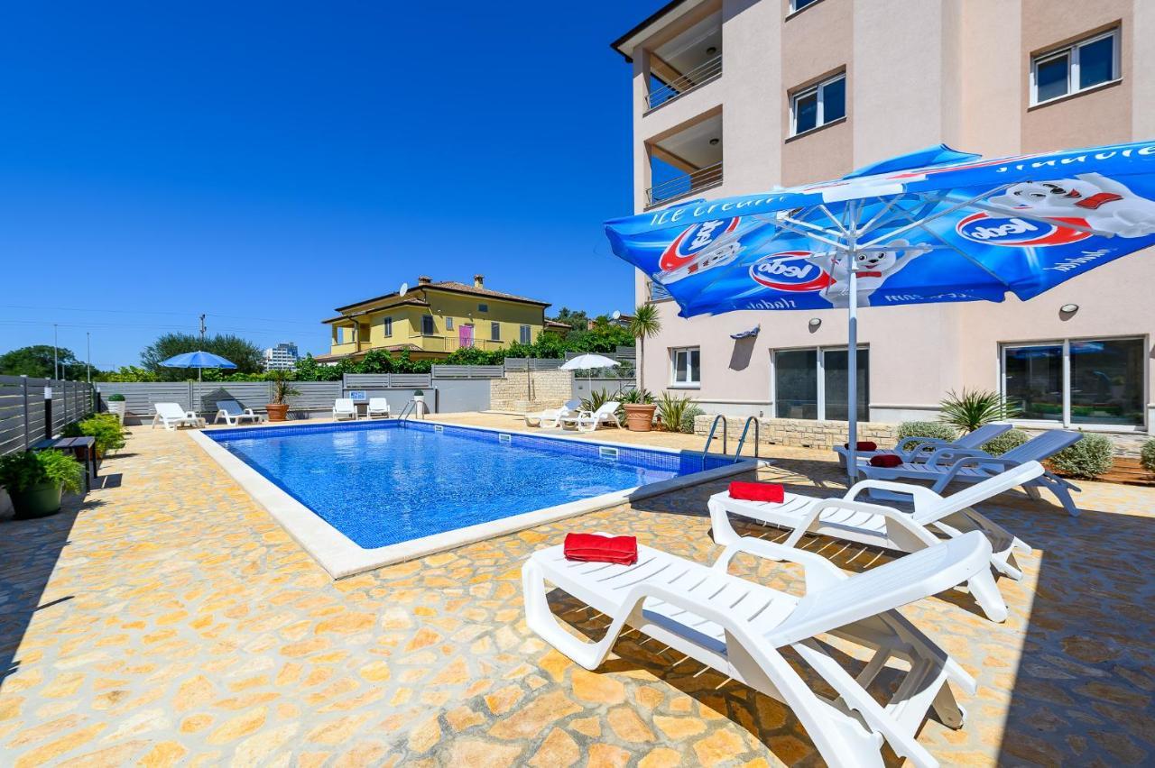 Stancija Amorozo 5 Poreč Exteriör bild