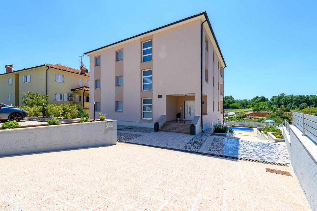 Stancija Amorozo 5 Poreč Exteriör bild