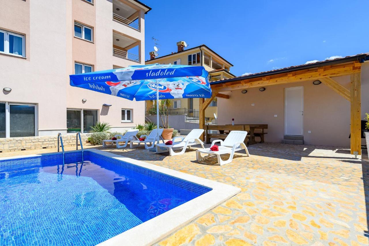 Stancija Amorozo 5 Poreč Exteriör bild