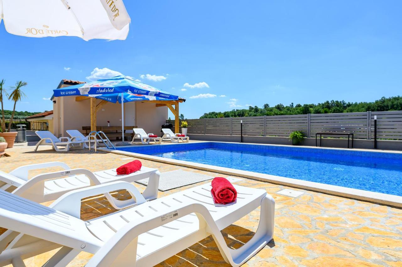 Stancija Amorozo 5 Poreč Exteriör bild