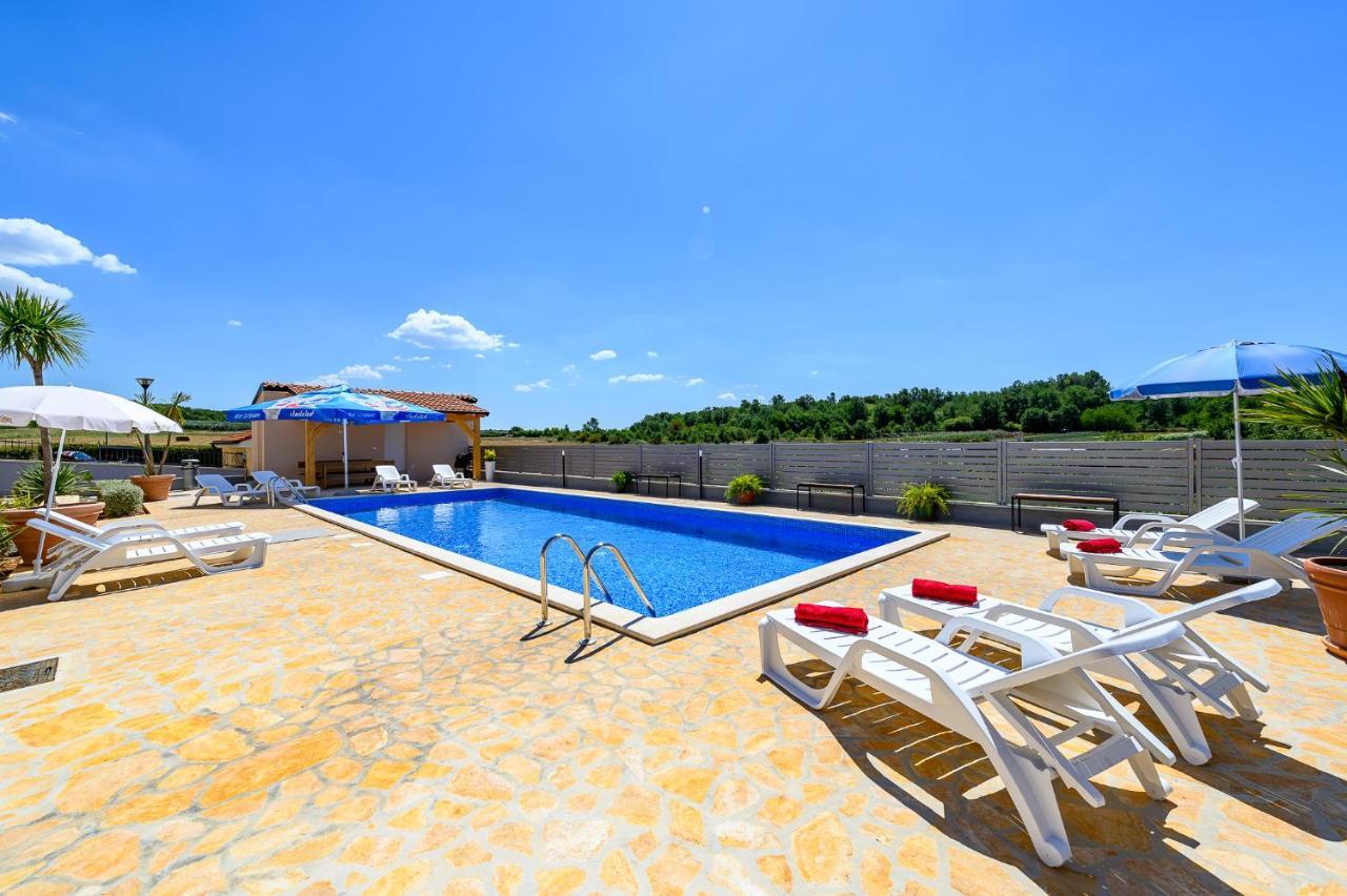 Stancija Amorozo 5 Poreč Exteriör bild