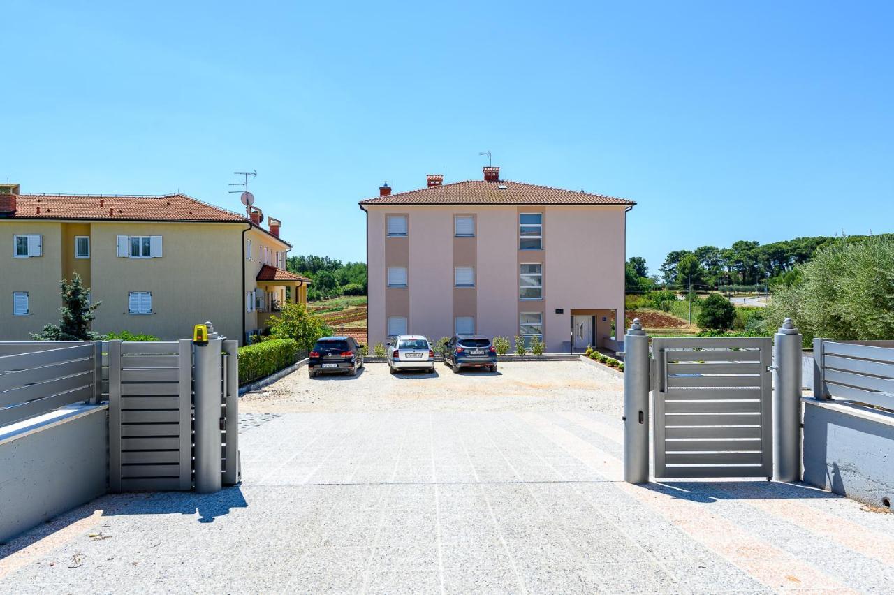 Stancija Amorozo 5 Poreč Exteriör bild